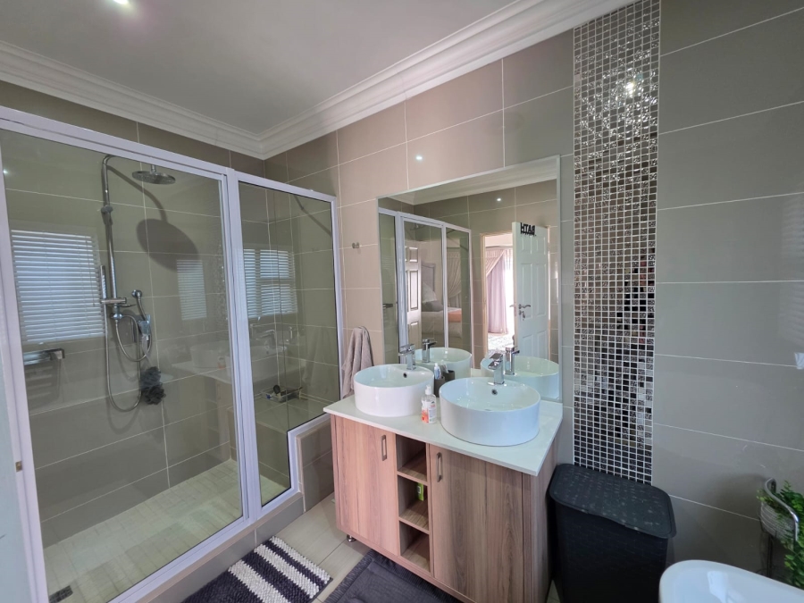 4 Bedroom Property for Sale in Wild Olive Estate Free State